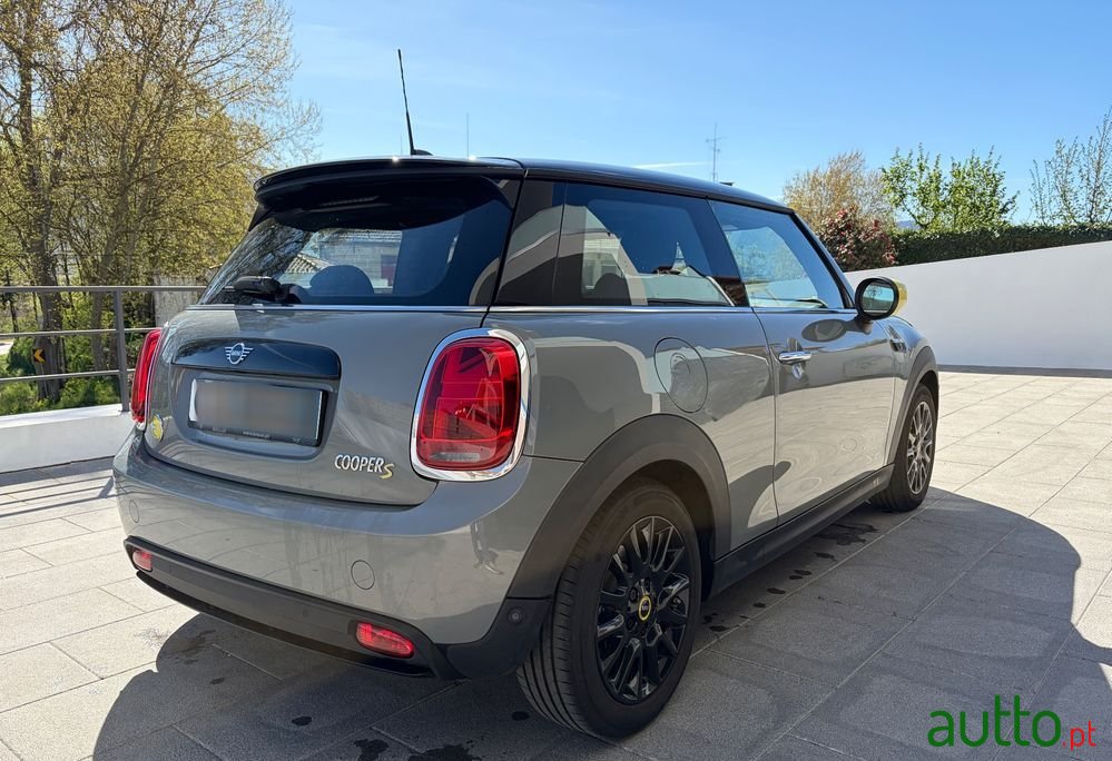 2022' MINI Coupé photo #5