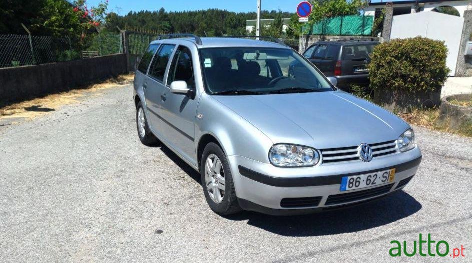 2001' Volkswagen Golf Variant photo #2