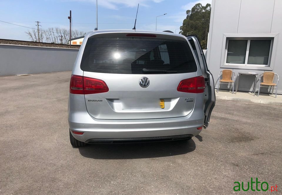 2013' Volkswagen Sharan photo #3