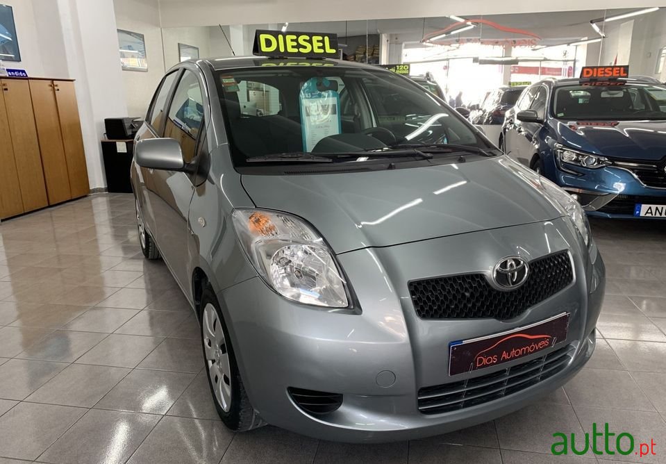 2006' Toyota Yaris photo #1