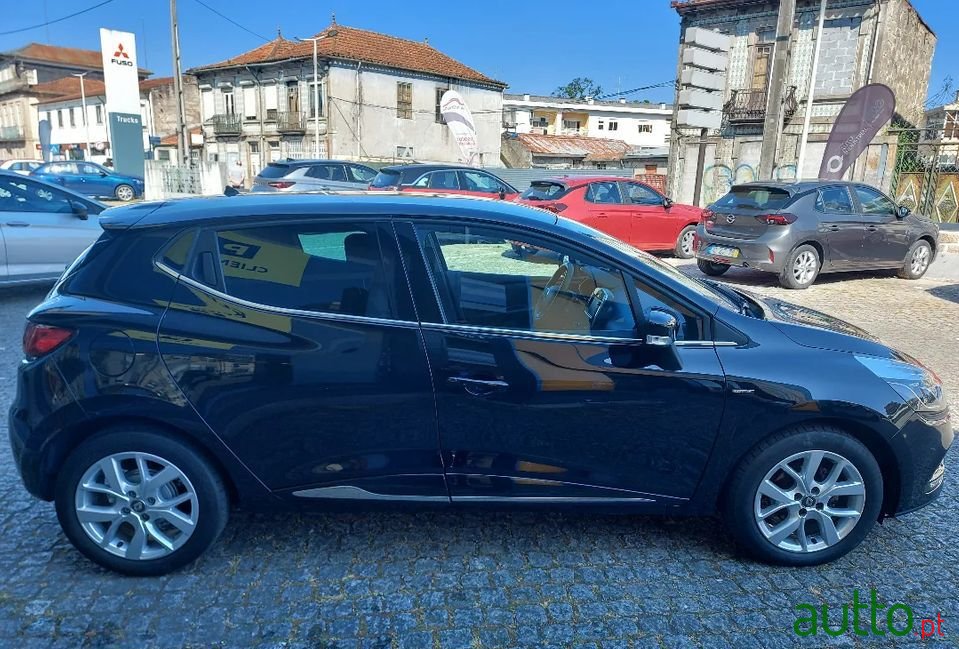 2019' Renault Clio photo #4