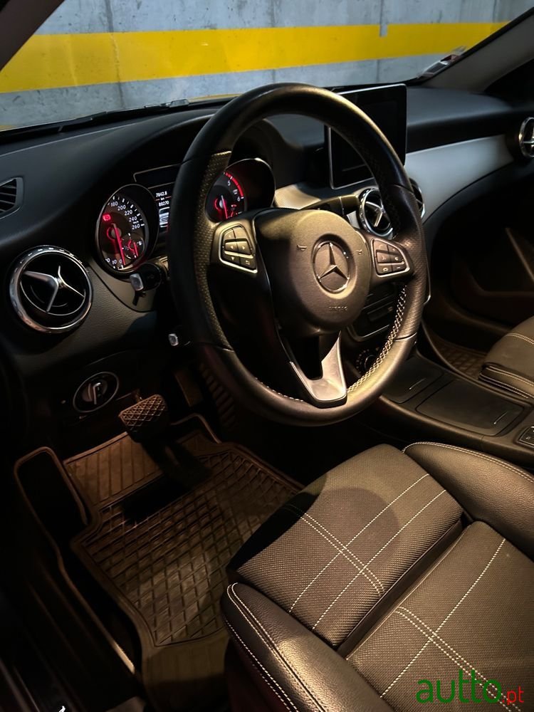 2016' Mercedes-Benz Classe Gla photo #6