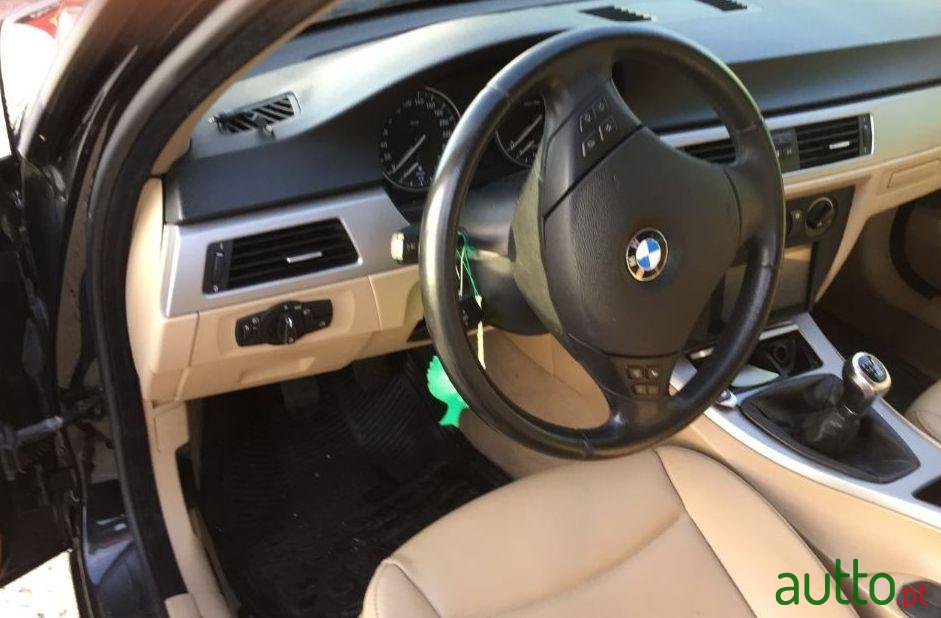 2007' BMW 318 Touring photo #1