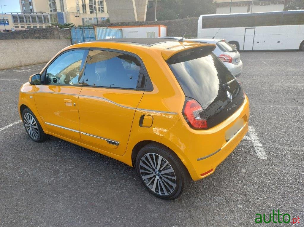 2021' Renault Twingo Serie INTENS photo #2