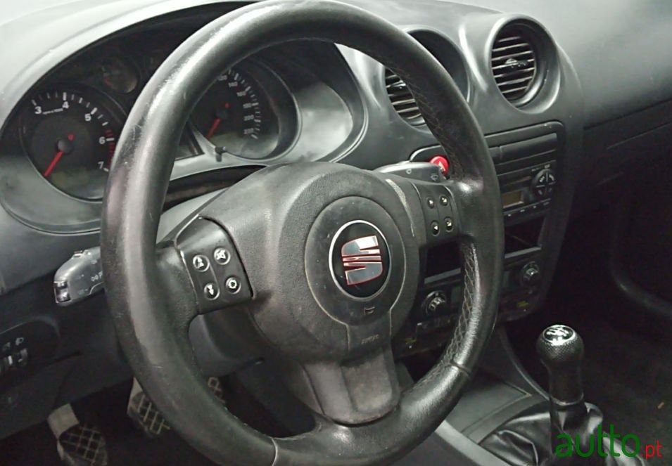 2005' SEAT Ibiza photo #6