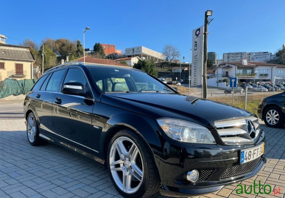 2008' Mercedes-Benz C-320 photo #3