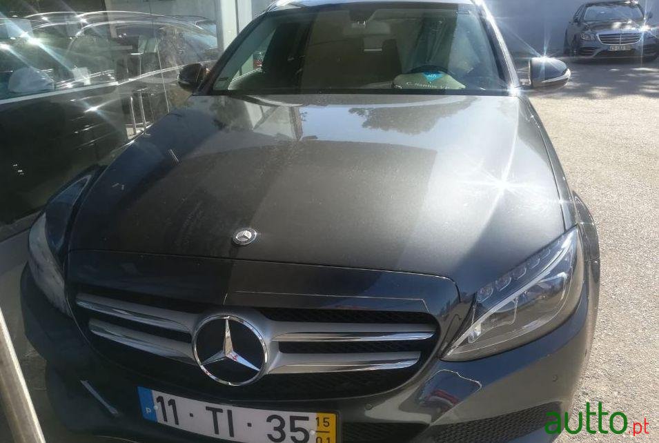 2015' Mercedes-Benz 200 Classe C 200 Bluetec photo #2