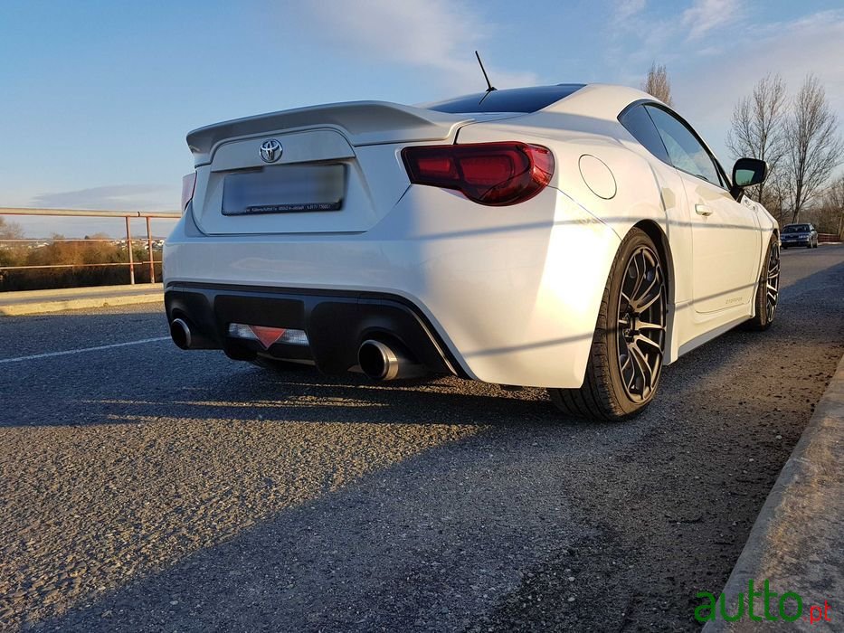 2013' Toyota GT86 photo #3