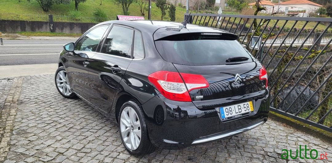 2010' Citroen C4 photo #3