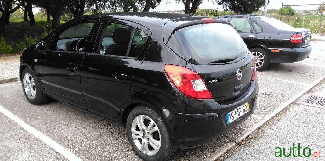 2011' Opel Corsa photo #1