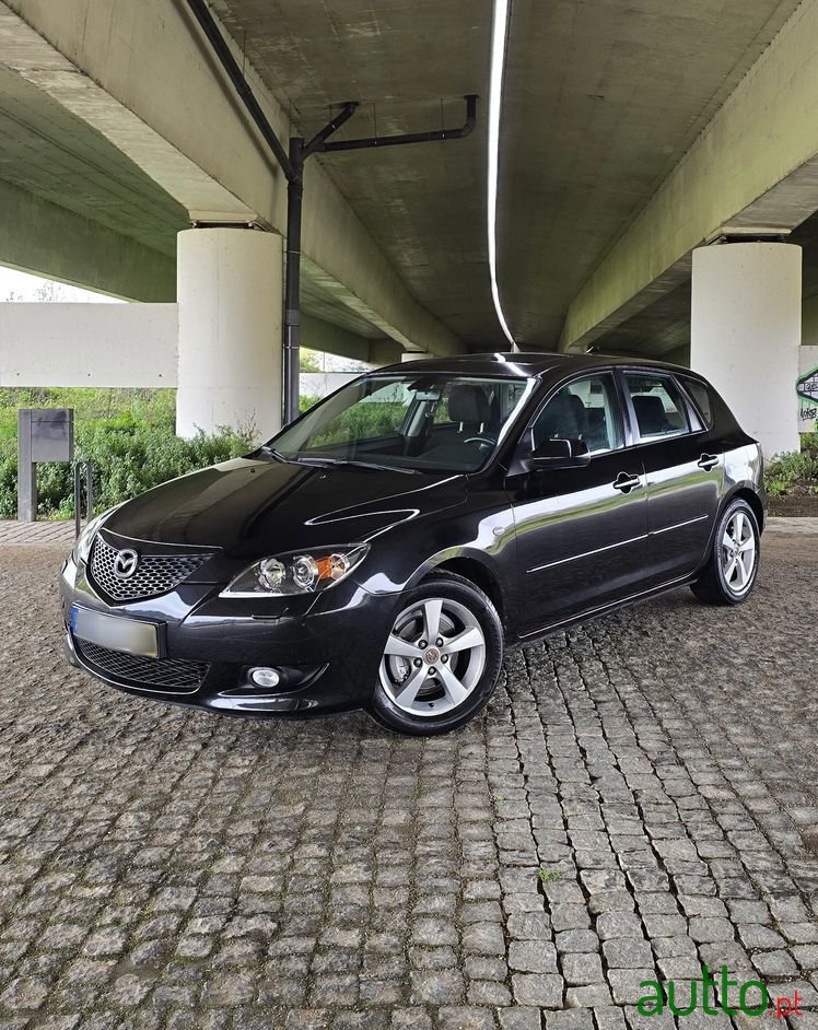 2006' Mazda 3 Hatchback photo #1