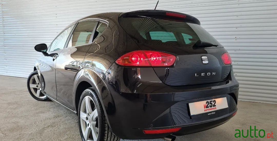2010' SEAT Leon Sport photo #4