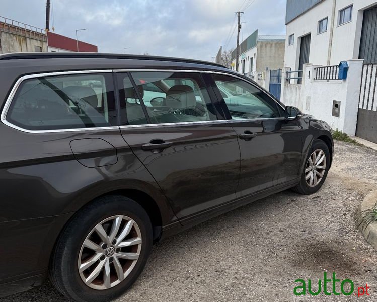 2016' Volkswagen Passat Variant photo #2