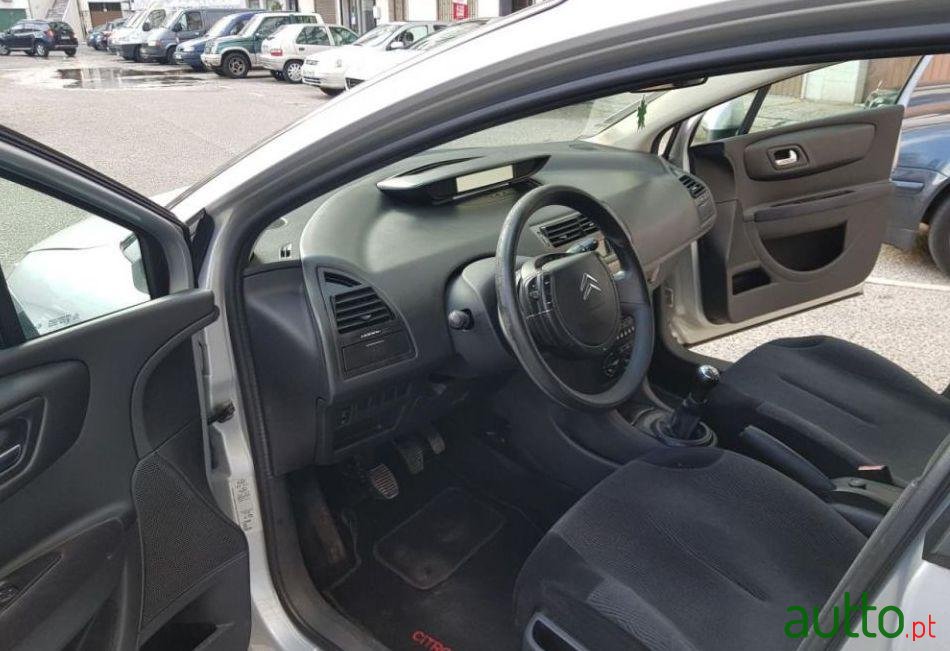 2009' Citroen C4 1.6 Hdi Exclusive photo #1