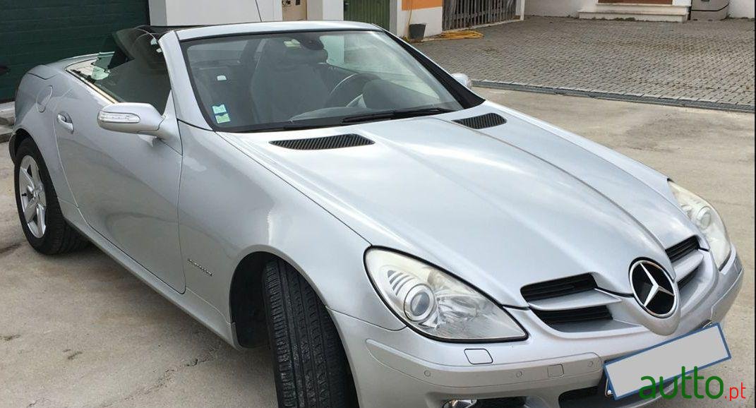 2008' Mercedes-Benz Slk-200 photo #2