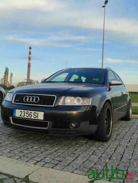 2001' Audi A4 Avant photo #1