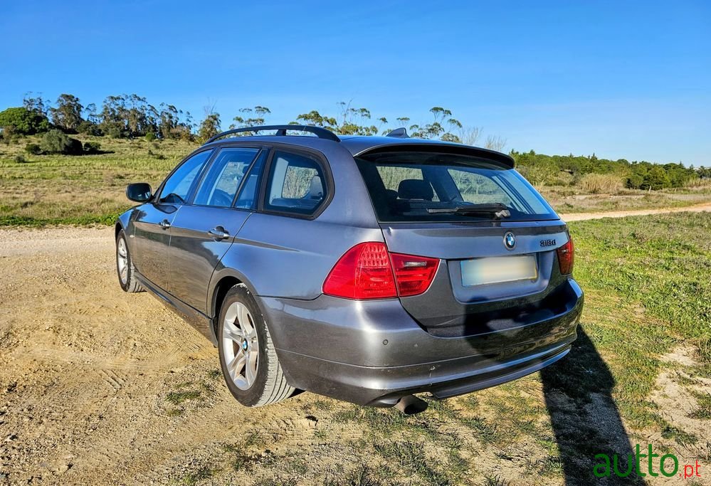 2009' BMW 318 D Touring Navigation photo #5