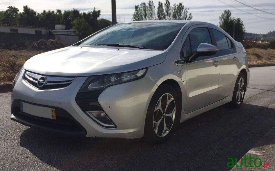 2013' Opel Ampera photo #2