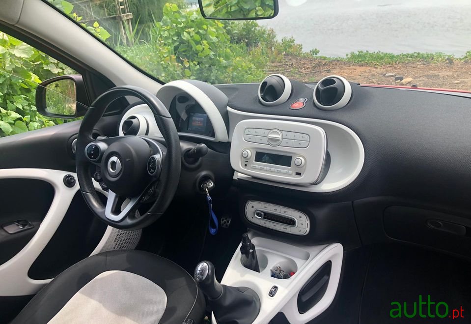 2015' Smart Forfour photo #6
