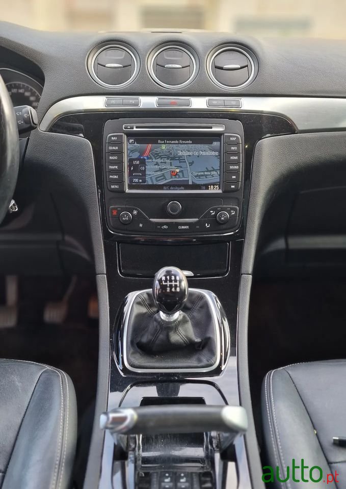 2012' Ford S-Max photo #6