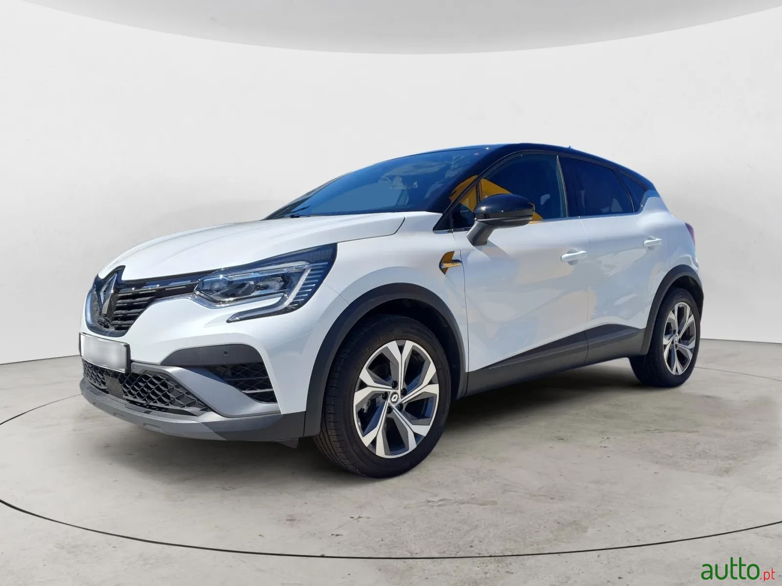 2022' Renault Captur photo #1