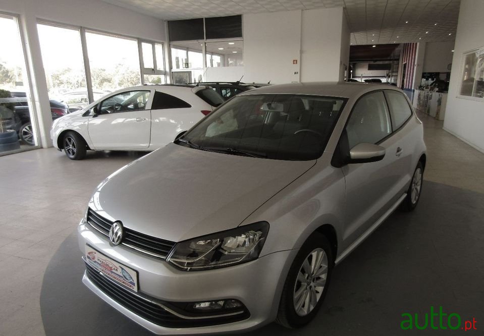 2014' Volkswagen Polo photo #3