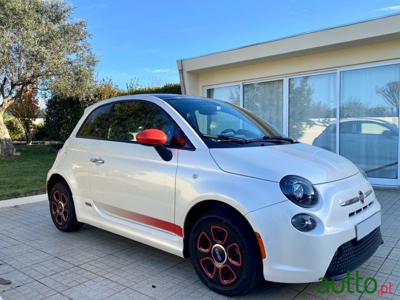 2016' Fiat 500E photo #2