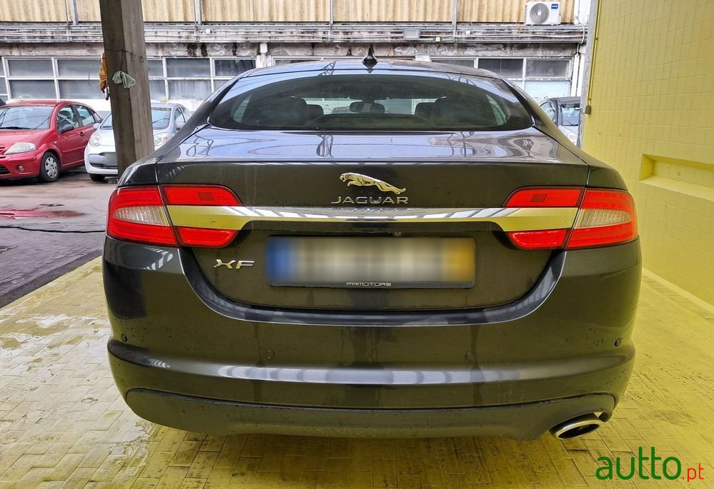 2015' Jaguar XF 2.2 D Luxury photo #3