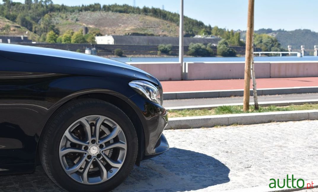 2016' Mercedes-Benz C-200 photo #4