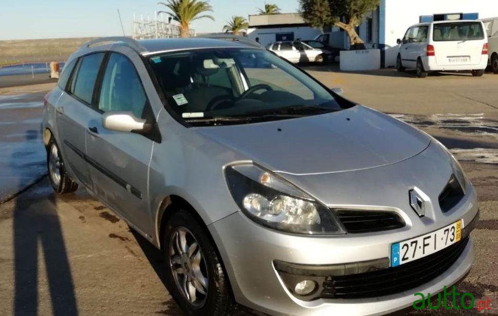 2008' Renault Clio Break photo #2