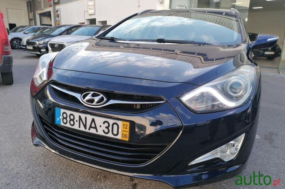 2012' Hyundai i40 Sw photo #4
