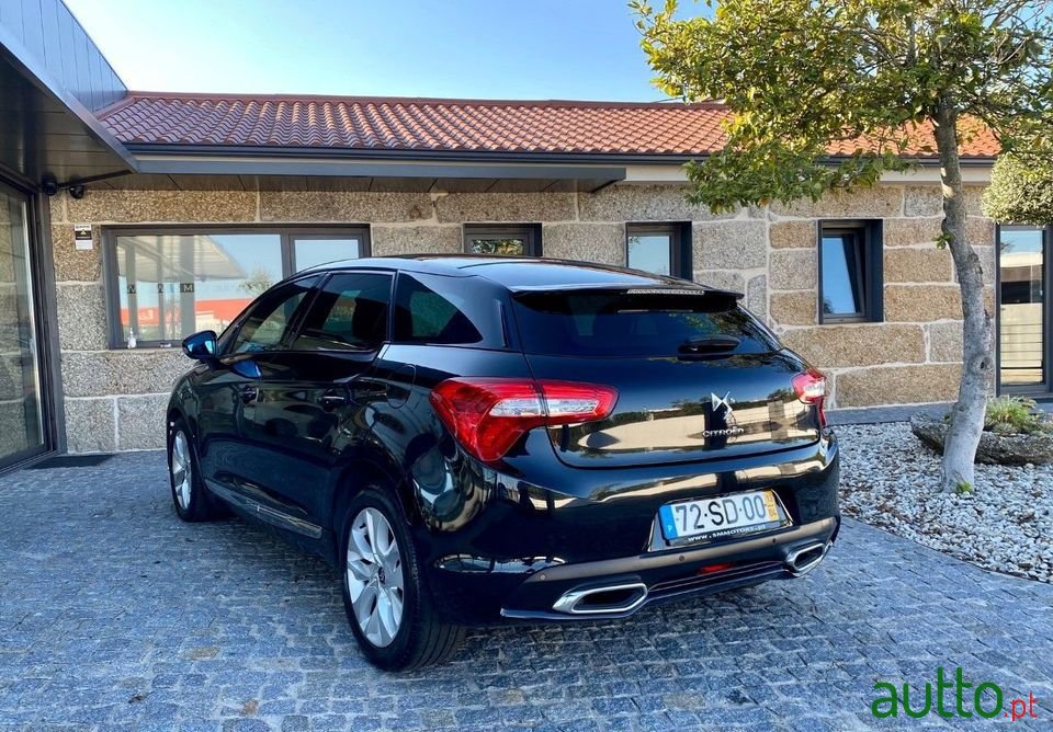 2013' Citroen DS5 photo #4