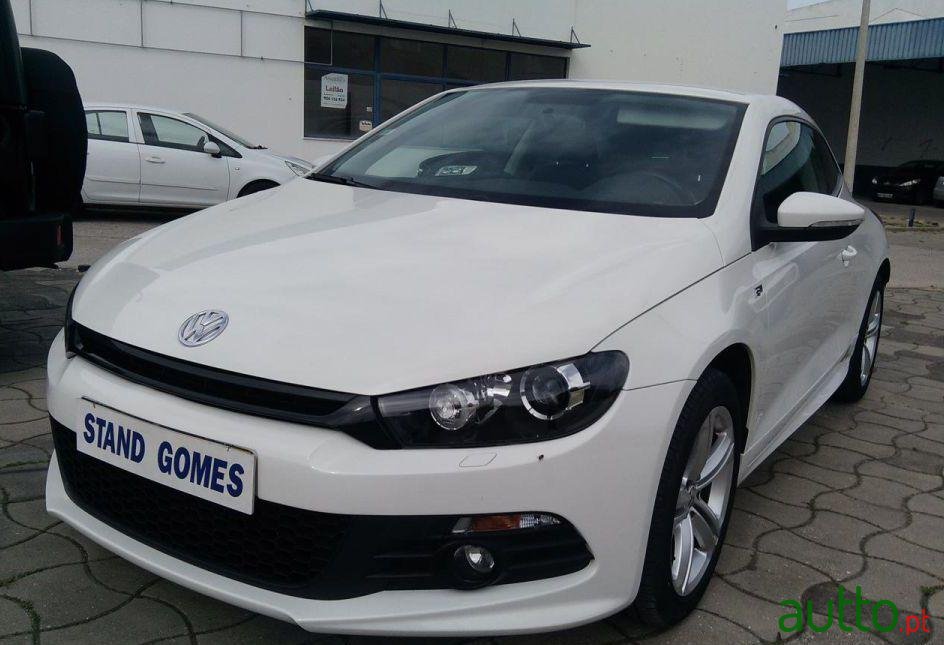 2011' Volkswagen Scirocco 2.0 Tdi R-Line photo #2