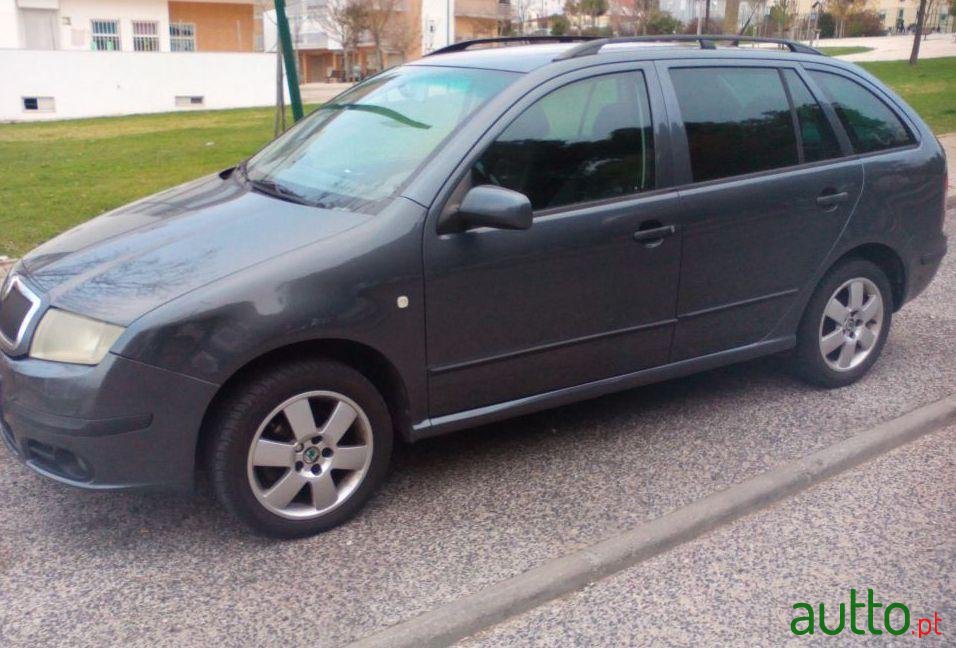 2007' Skoda Fabia Break photo #1