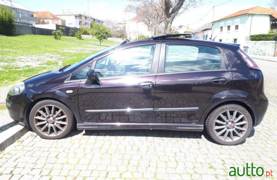 2009' Fiat Punto Evo photo #1