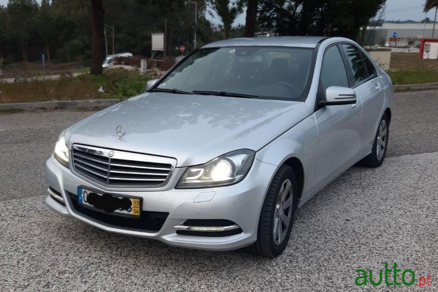 2013' Mercedes-Benz C-200 photo #3