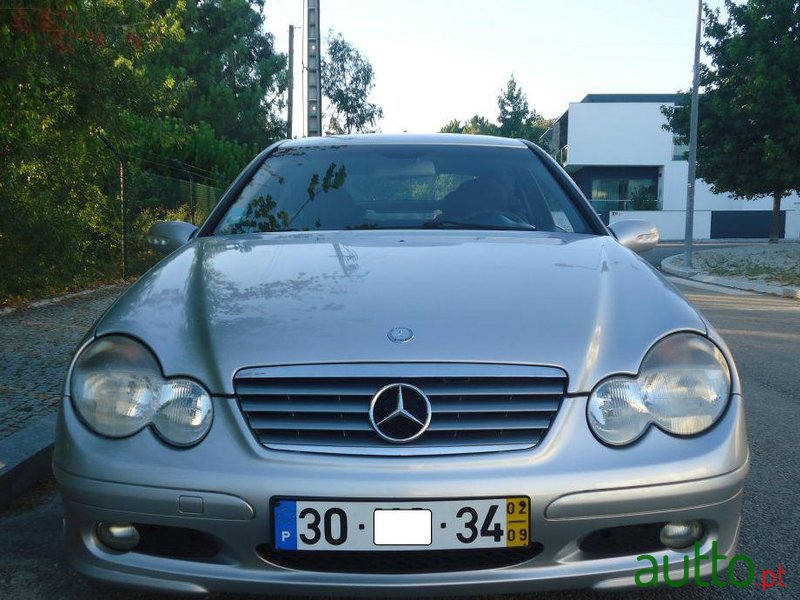 2002' Mercedes-Benz C 220 Cdi Classic photo #1