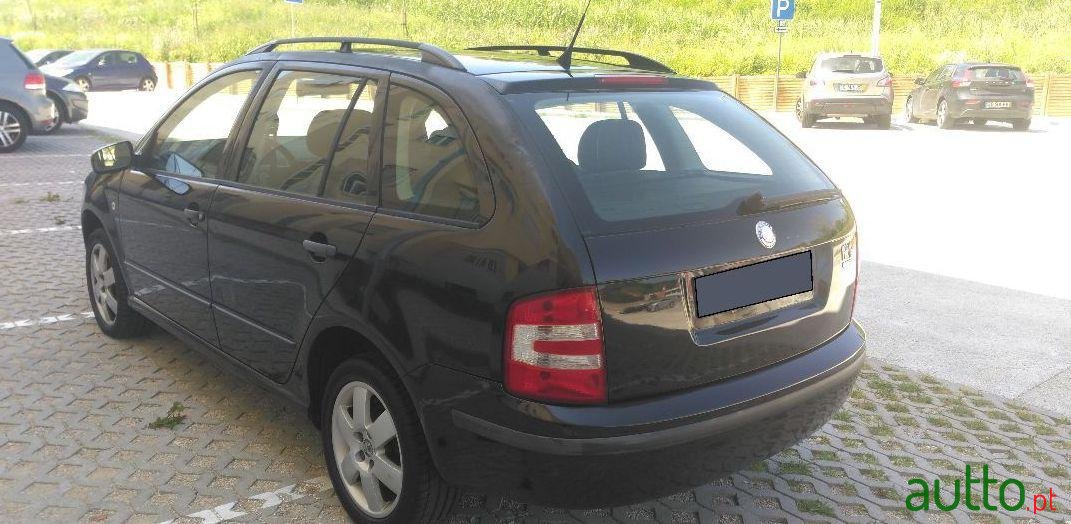 2005' Skoda Fabia Break photo #1