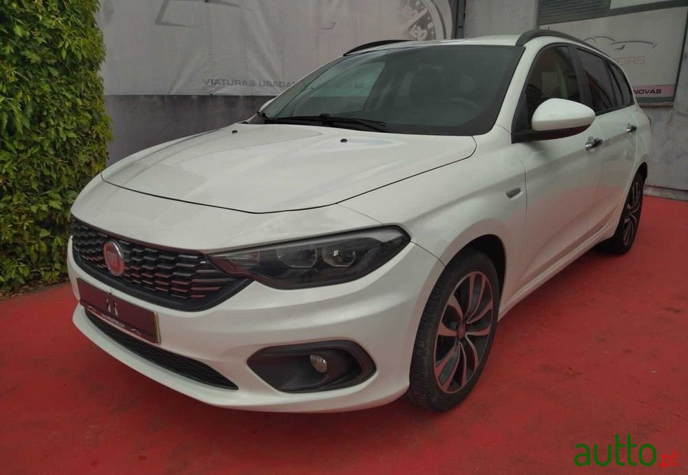 2019' Fiat Tipo Station Wagon photo #1