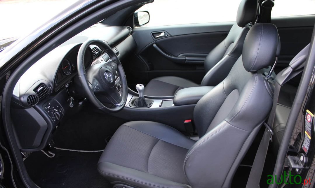 2009' Mercedes-Benz Clc-220 photo #6