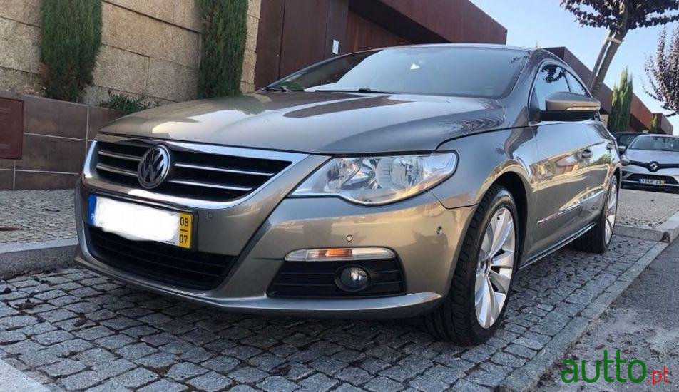 2008' Volkswagen Passat 2.0 Tdi photo #2