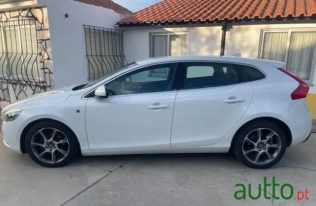 2015' Volvo V40 1.6 D2 Vor photo #4