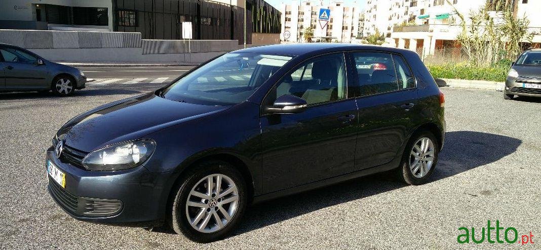 2009' Volkswagen Golf 1.6 Tdi Trendline photo #3