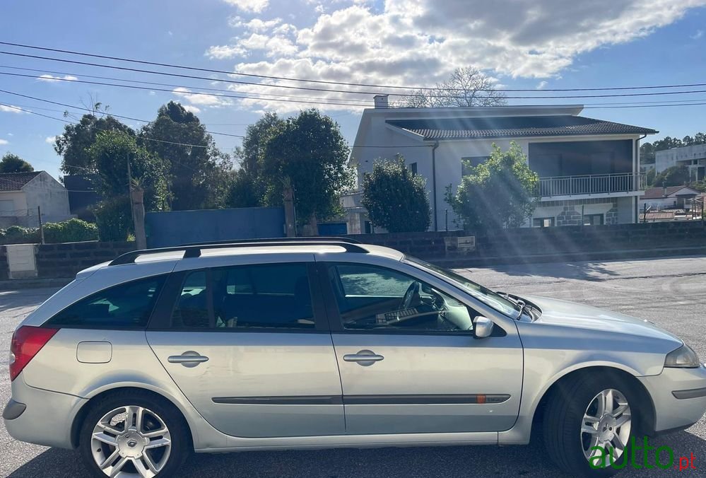 2005' Renault Laguna Break photo #2