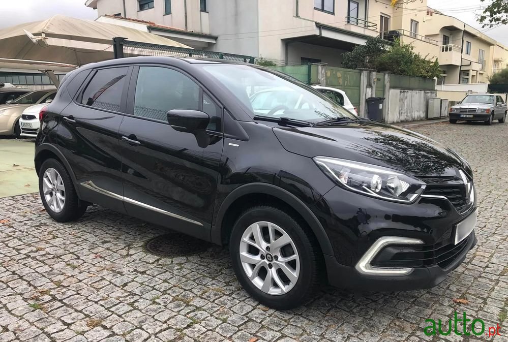 2019' Renault Captur photo #3