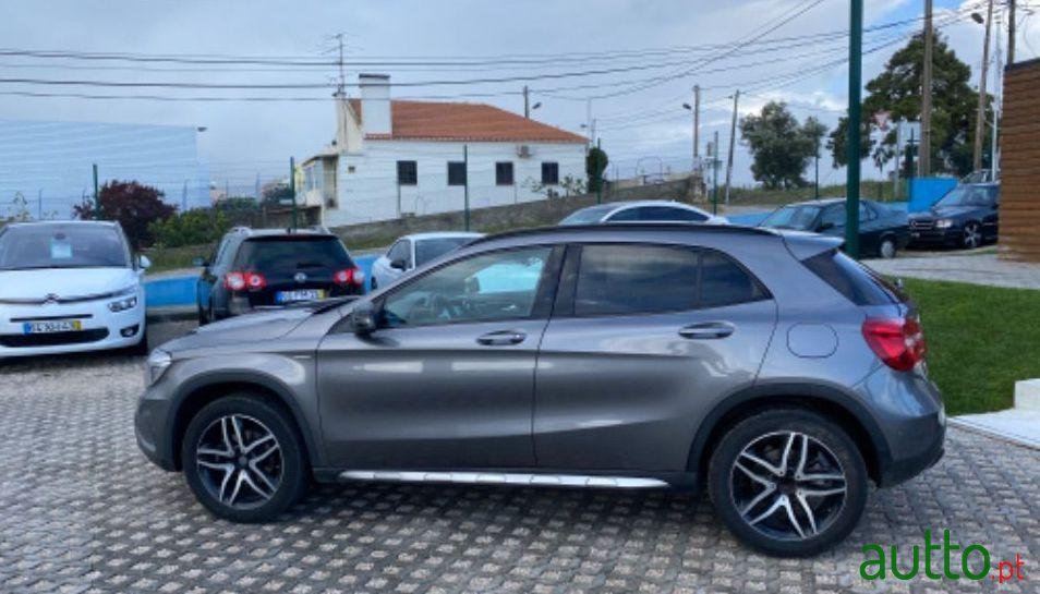 2017' Mercedes-Benz Gla-180 Cdi Amg Line photo #2