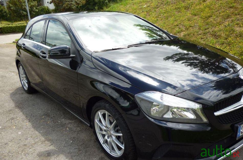 2017' Mercedes-Benz A-200 Urban photo #2