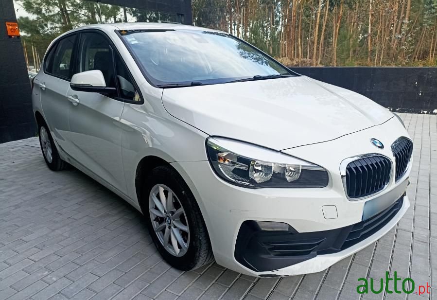 2018' BMW 216 Active Tourer photo #6