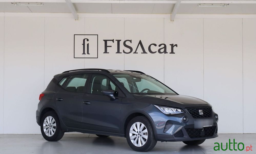 2023' SEAT Arona 1.0 Tsi Style photo #1
