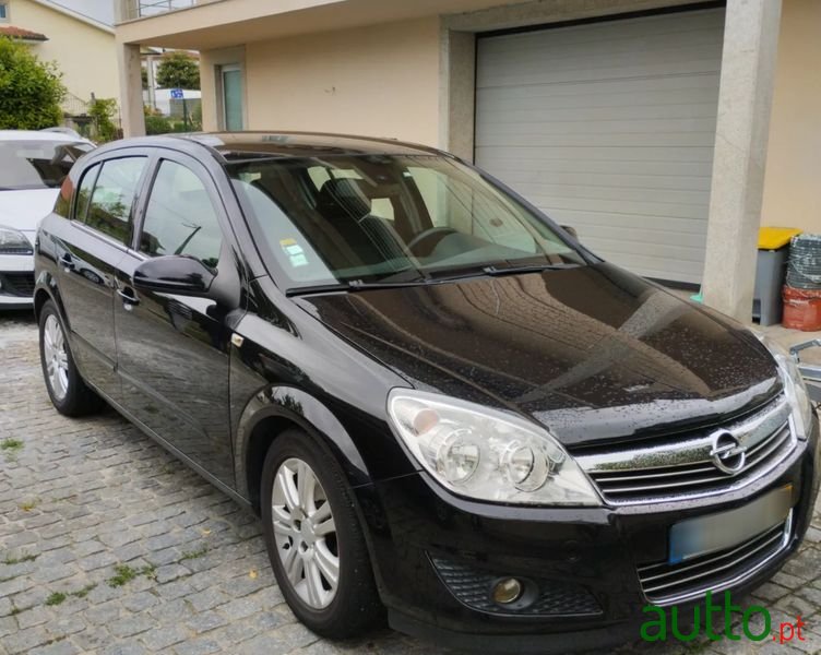 2008' Opel Astra 1.4 Edition photo #1